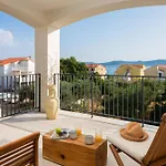 Medici Dalmatia I Heated Pool, Wellness & Fun Zone * Biograd Na Moru