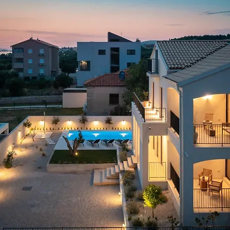 Luxury Home With Heated Pool, Sauna, Gym & Cinema I 150 M From Beach Βίλα