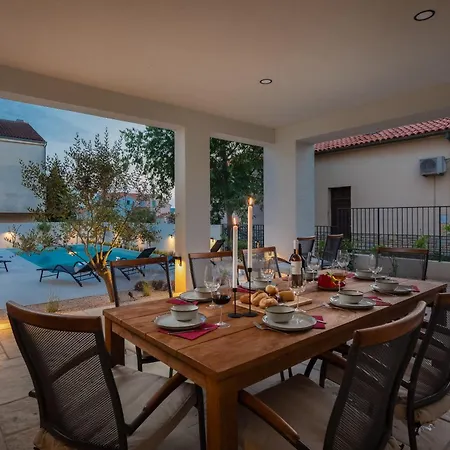 Medici Dalmatia I Five En-suite Bedrooms With Heated Pool, Sauna And Cinema I 1 Minute From The 别墅 *
