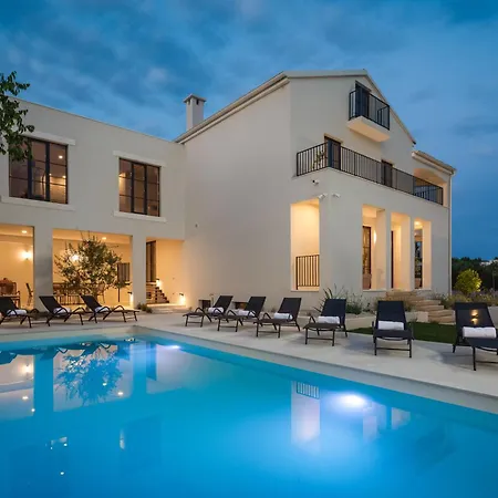 别墅 Medici Dalmatia I Five En-suite Bedrooms With Heated Pool, Sauna And Cinema I 1 Minute From The *