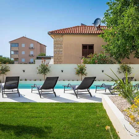 Villa Medici Dalmatia With Heated Pool, Sauna And Cinema I 150 M From *