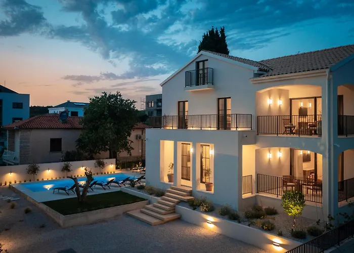Villa Medici Dalmatia - Amazing 5-bedroom With Heated Pool, Wellness And Gameroom