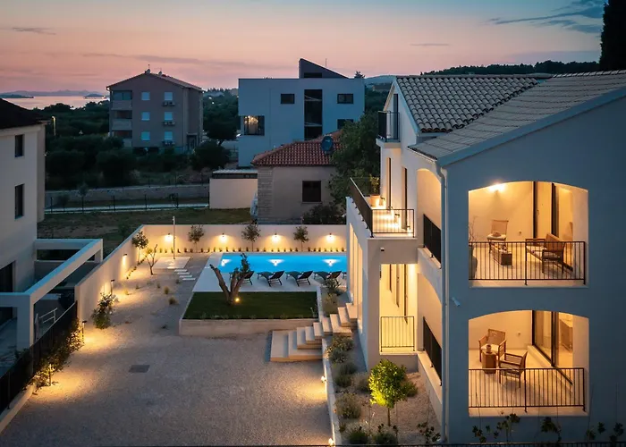 Medici Dalmatia - Amazing 5-bedroom With Heated Pool, Wellness And Gameroom Villa