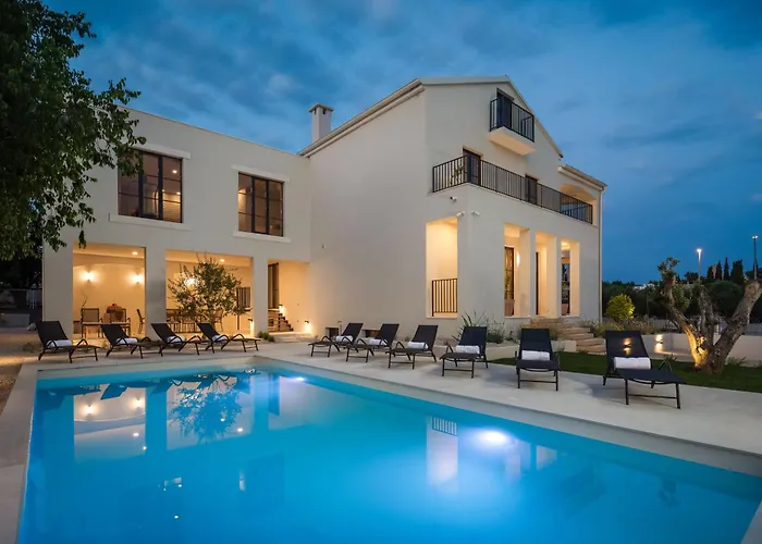 빌라 Villa Medici Dalmatia I Heated Pool, Wellness & Fun Zone *